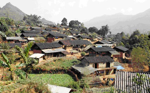 Muong Khuong construye nuevas vías rurales